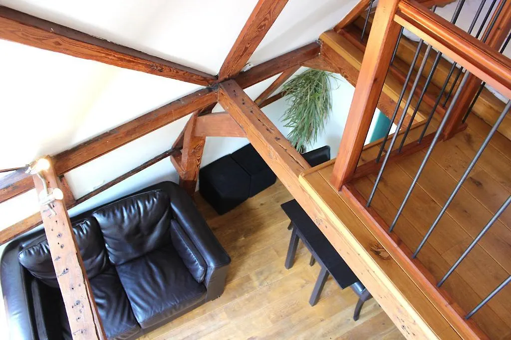 Amsterdam Jewel Canal Apartments בית אירוח